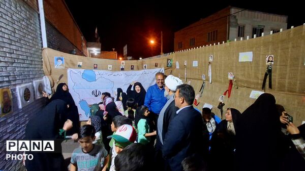 بازدید امام جمعه و شهردار کاشمر از موکب بسیج دانش آموزی و فرهنگیان 