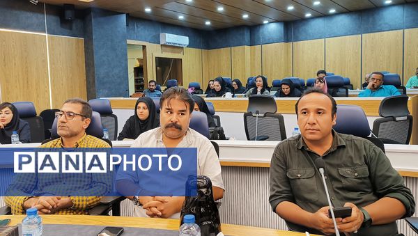 نشست خبری نماینده بویراحمد دنا و مارگون با خبرنگاران 