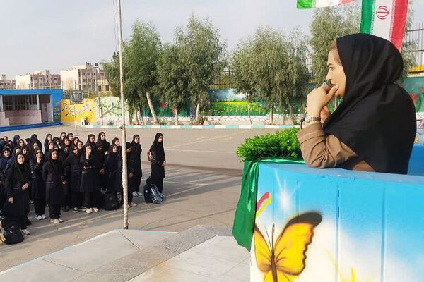 برگزاری جشن ولادت امام حسن عسگری(ع) در دبیرستان الغدیر ناحیه یک شهرری