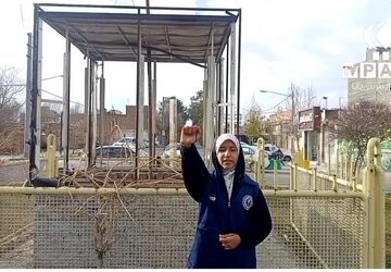 رجز خوانی دانش آموز خبرنگار پانا علیه اختشاشات 