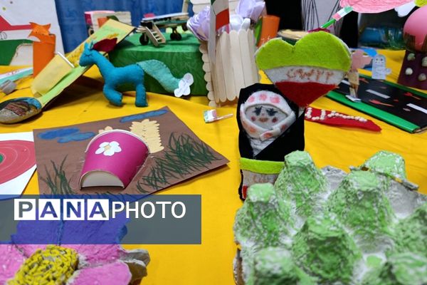  نمایشگاه دستاوردهای انقلاب و روایت‌های فجر در دبستان سمیه شهریار