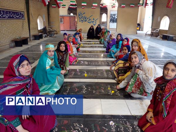 گلباران مزار شهدای شهرستان قدس توسط دانش‌آموزان مدرسه هدی یک