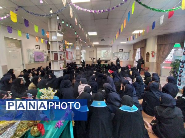 جشن نیمه‌شعبان در دبیرستان شاهد ارض اقدس ناحیه۳ مشهد
