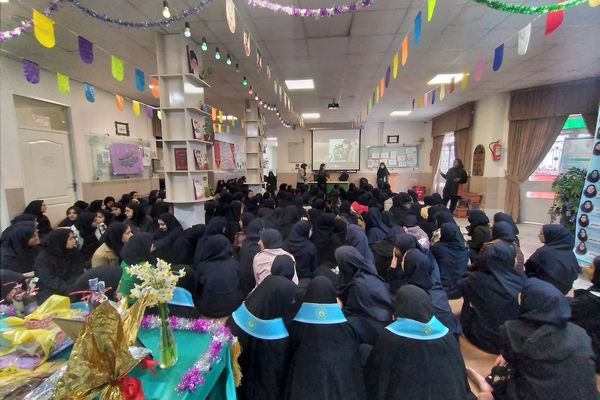جشن نیمه‌شعبان در دبیرستان شاهد ارض اقدس ناحیه۳ مشهد