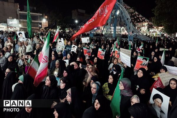 تداوم تجمعات شبانه در میدان امام خمینی (ره)
