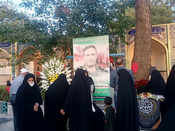 اولین سالگرد شهید محرم هادی میرآبادی بر سر مزارش برگزار شد  