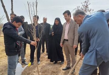 مراسم روز درختکاری در  شهر حبیب آباد برخوار