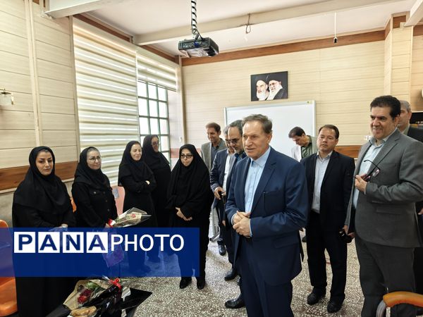 زنگ «سپاس معلم» در کرمانشاه 