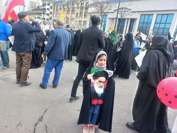 نسل فردا در مسیر انقلاب