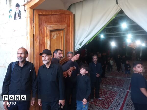 میزبانی هیئت شاهزاده قاسم از آیین دسته‌روی هیئت‌های فدافن 