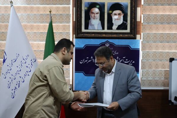 تجلیل از ۴۰ معلم برگزیده قرآن و عترت منطقه ۱۴ تهران در جشن باشکوه غدیر
