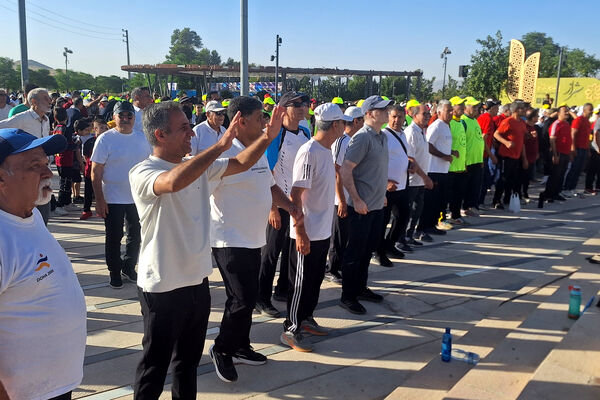 همایش پیاده‌روی خانوادگی در شیراز 