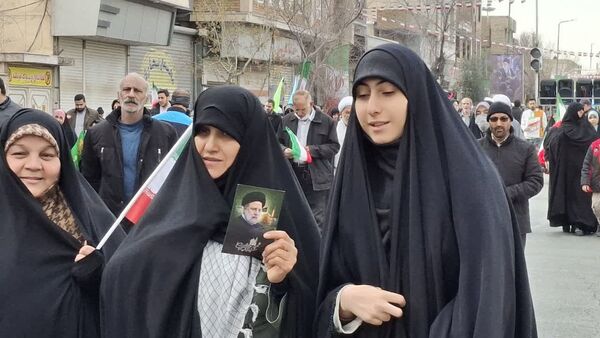 شکوه حضور نوجوانان در راهپیمایی 22 بهمن مردم قم