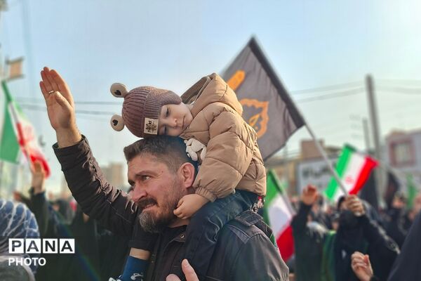 بیعت مردم قرچک با سومین رهبر نظام مقدس جمهوری اسلامی ایران