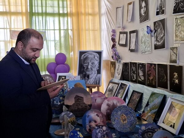 برپایی نمایشگاه «ماها» در دبیرستان شاهد معراج ناحیه یک کرج 