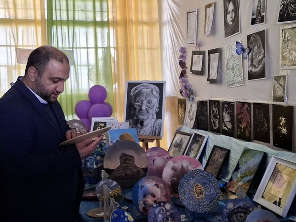 برپایی نمایشگاه «ماها» در دبیرستان شاهد معراج ناحیه یک کرج 