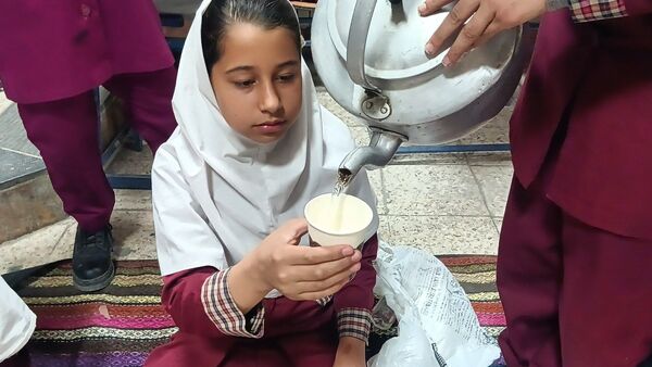 ضیافت افطاری ماه رمضان به میزبانی دبستان شطیطه۲ نیشابور