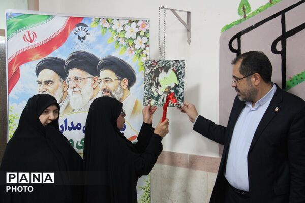 آیین نمادین جشن شکوفه‌ها در مدرسه استثنایی مدرس ۲ همدان