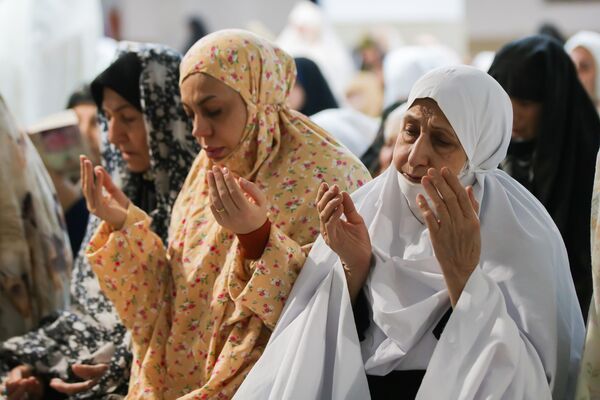 اعتکاف مادر و دختری در مسجد مقدس جمکران