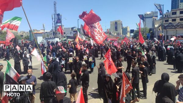 وداعِ باشکوه در مشهد؛ آخرین سفرِ رهبر شهید