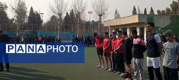  مسابقات ورزشی بین مدرسه ای دانش آموزان پسر متوسطه اول در پاکدشت