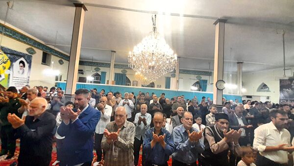 محفل قرآنی مردم مرند در سوگ امام راحل و شهدای خدمت 