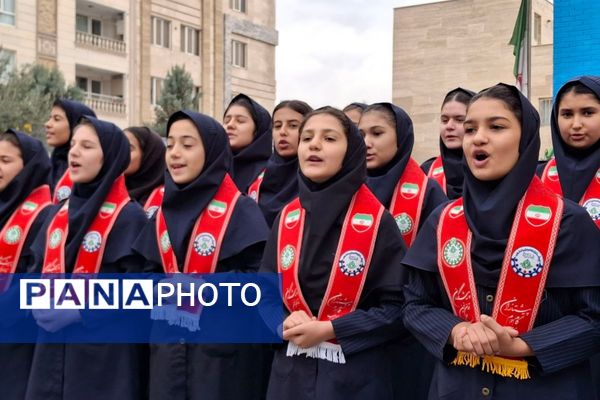 جشن ولادت منجی، در مدرسه مریم بهارستان دو