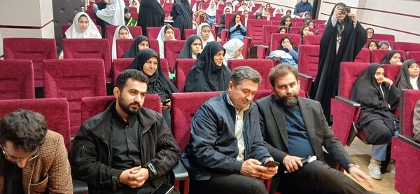افتتاح پایگاه بسیج دانش‌آموزی در دبستان قرآنی نرجس ناحیه یک کرج