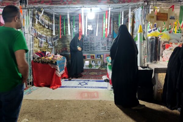 نمایشگاهی برا آشنایی با شهیدان