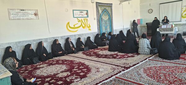 جلسه توانمندسازی والدین پایه هفتم و گفتمان تربیتی- درسی در دبیرستان فیاض کاشمر