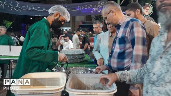  چایخانه حضرت زهرا در صدمین شب از اجتماعات