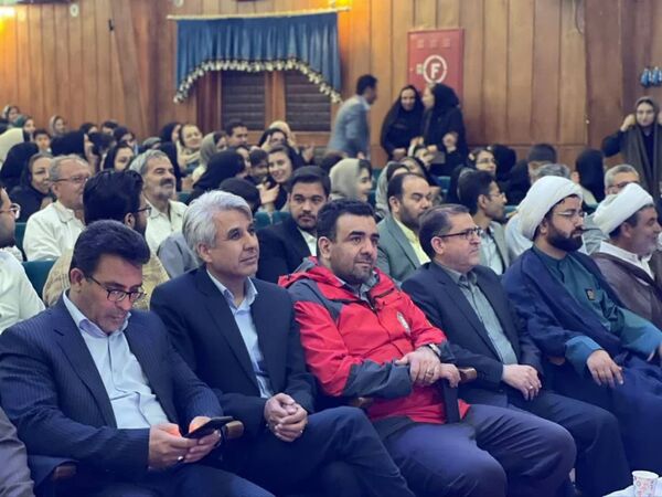 آیین تجلیل از جوانان، امدادگران، داوطلبان و مربیان هلال احمر کاشمر