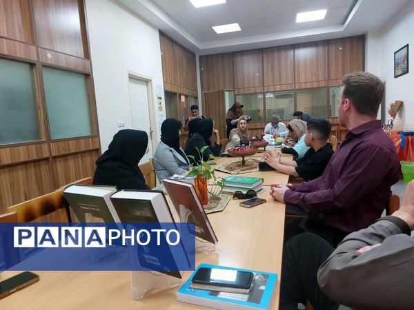 گردهمایی هنرمندان به مناسبت بزرگداشت استاد شهریار در شهرستان حاجی آباد