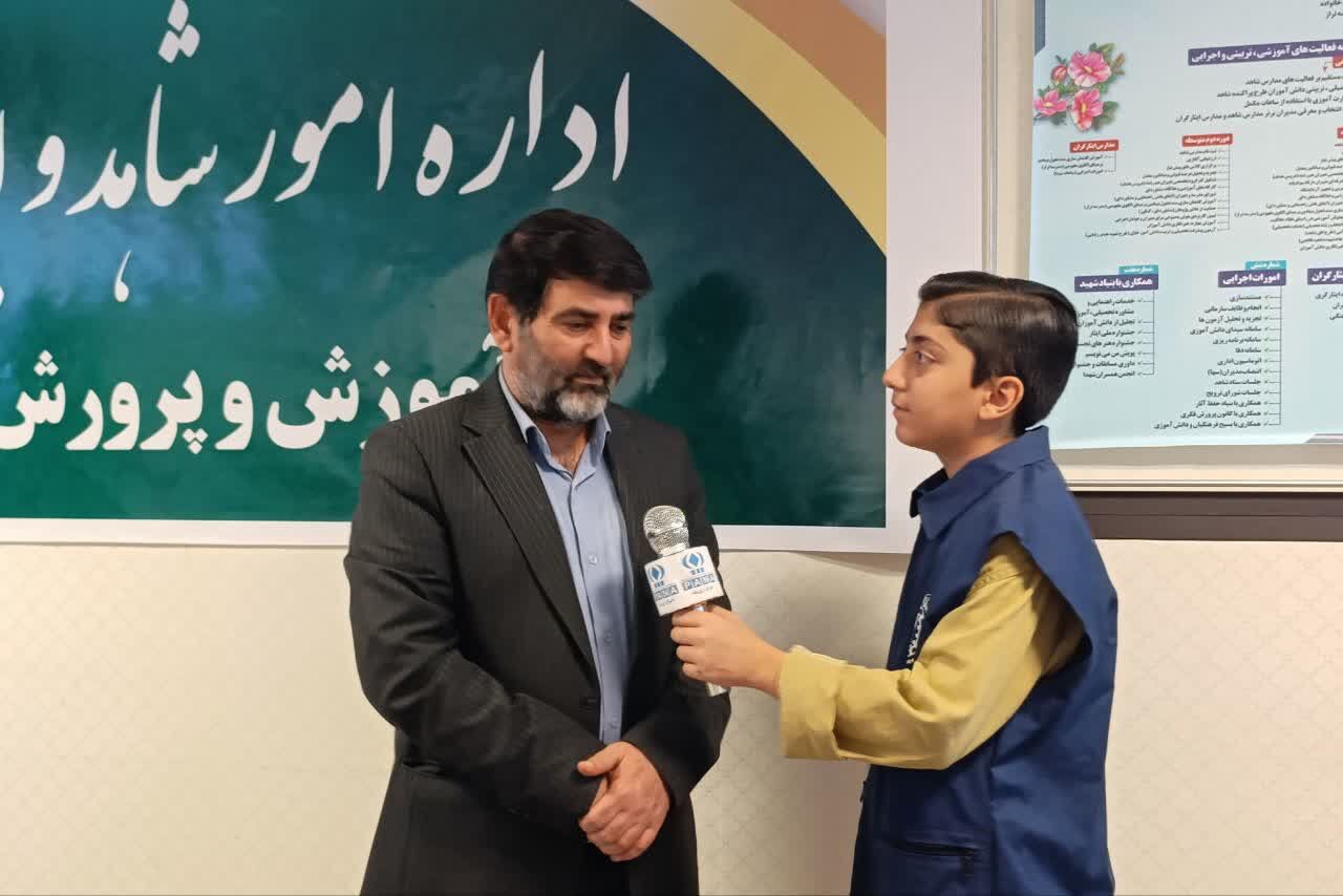 خبرنگاران مدارس شاهد فرهنگ ایثار و شهادت را ترویج می‌کنند