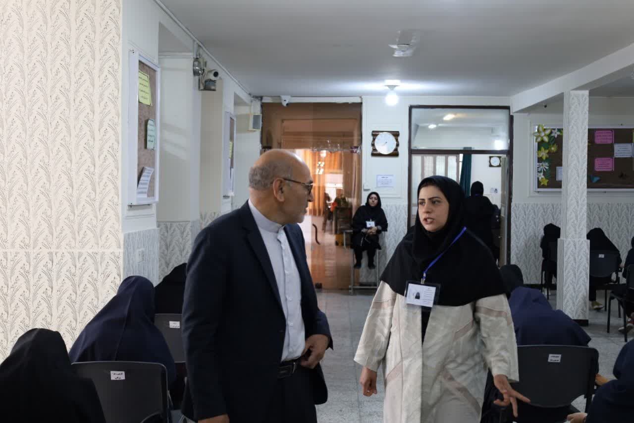 بازدید مدیرکل آموزش و پرورش از برگزاری امتحانات نهایی در یزد