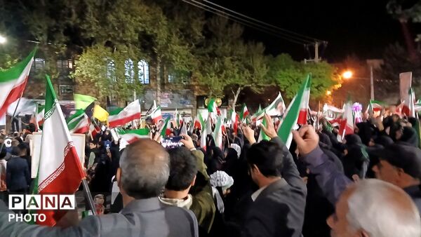 در میدان هستیم و می مانیم تا پای جان برای ایران 