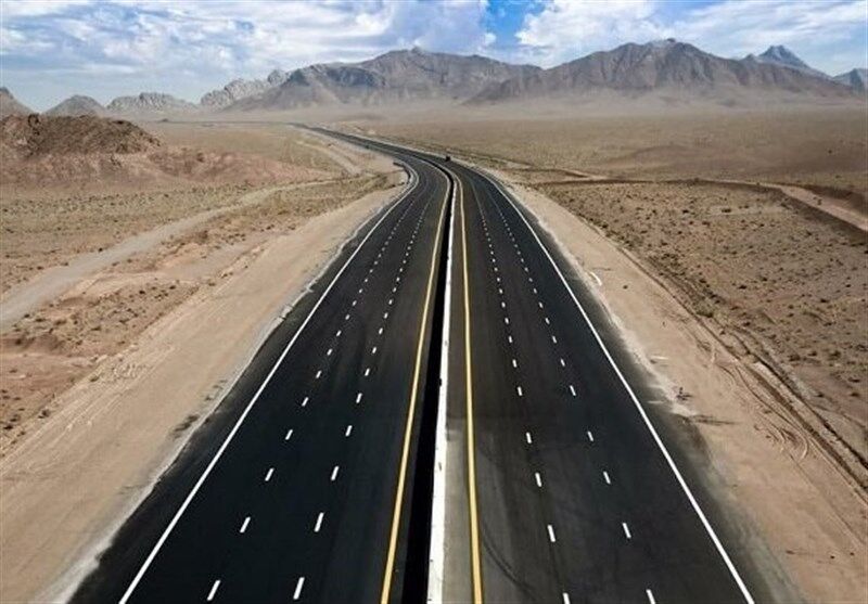 ساخت آزادراه اردکان- مهریز با حضور وزیر راه در یزد آغاز شد