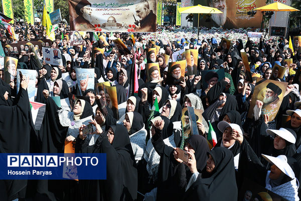 آیین ادای احترام به مقام شامخ شهیدان مقاومت و شهید سید حسن نصرالله