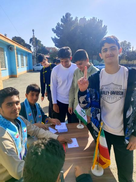 انتخابات شورای دانش آموزی در دبیرستان شاهد ابوذر غفاری نیشابور 