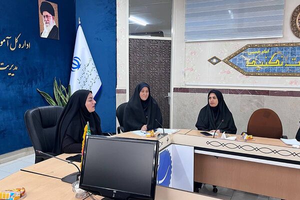 جلسه عفاف و حجاب با موضوع نقش زن در دفاع از حریم ولایت و زیست عفیفانه