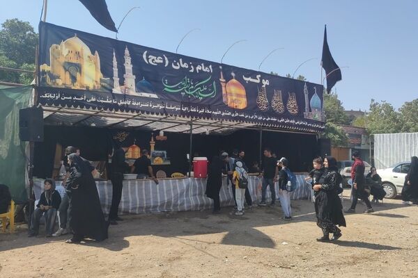 موکب امام زمان ( عج) میزبان زائران پیاده امام رضا ( ع) 