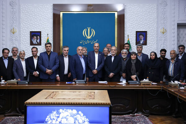 پزشکیان: عملکرد رانندگان در جنگ ۴۰روزه جلوه‌ای از تعهد و مسئولیت‌پذیری ملی بود