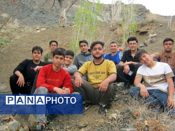مرحله سوم اردو کوه نوردی بهاری هنرستان شهید دیواندری