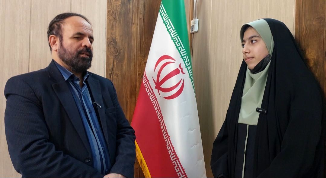  آشنایی با آرمان‌های انقلاب،مهم‌ترین وظیفه کنونی دانش‌آموزان  است