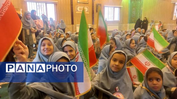 مراسم روز دانش آموز در دبستان دخترانه شاهد تحقیقی ناحیه ۶