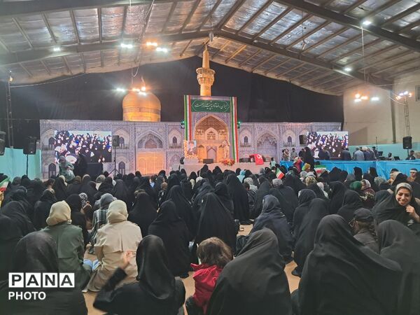 حضور گسترده مردم شهر نیر در جشن زیر سایه خورشید
