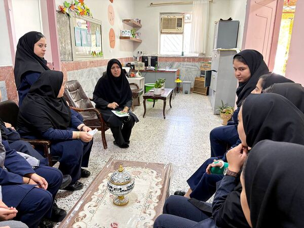 جلسه توجیهی ویژه دانش‌آموزان خبرنگار پانا در هنرستان تلاش