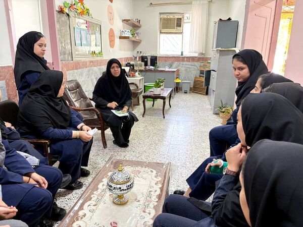 جلسه توجیهی ویژه دانش‌آموزان خبرنگار پانا در هنرستان تلاش