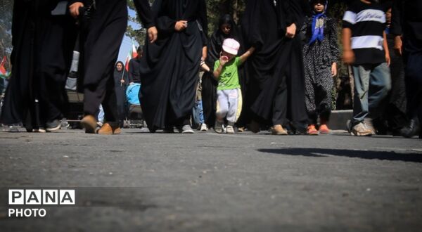خادمِ کوچک، عشقِ بزرگ