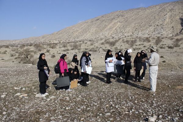 کارگاه آموزشی طراحی و نقاشی هنرستان فاطمه زهرا (س) در شهرستان گچساران